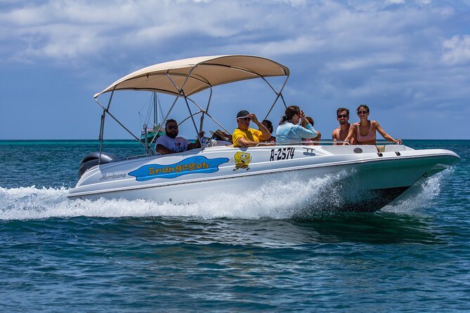 Private Boat Cruise with Snorkeling Gear to Anilla Shipwreck