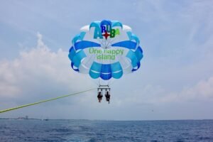 Noord Parasailing with Unparalleled Views